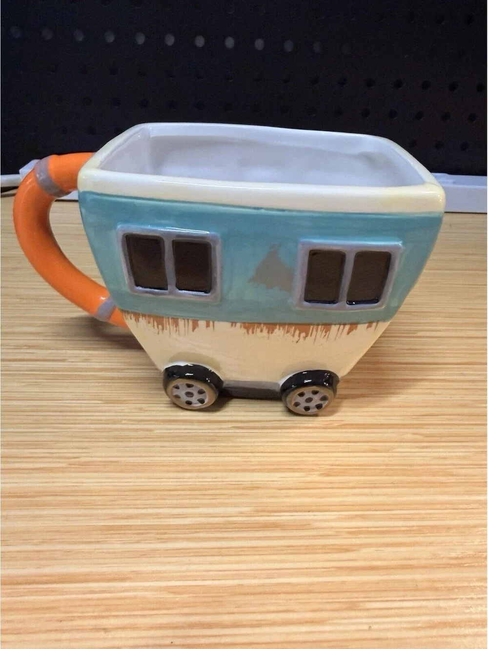 Chevy Chase National Lampoon's Christmas Vacation Cousin Eddie's RV Coffee Mug *